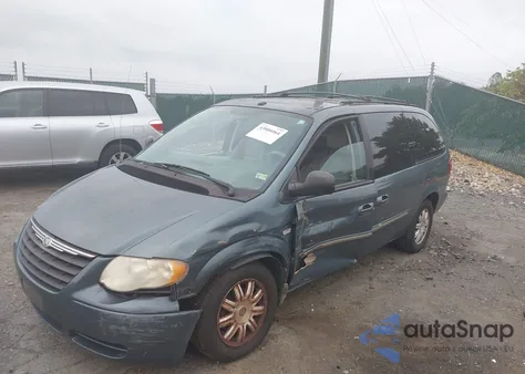 2007 Chrysler Town & Country Touring from USA, damaged, VIN 2A4GP54L37R182802